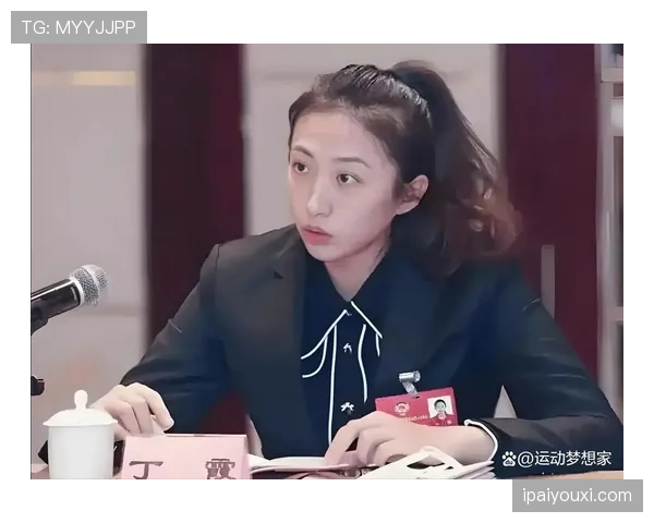 丁霞家的冰箱里塞满了蛋白粉，连饮料都得排队放