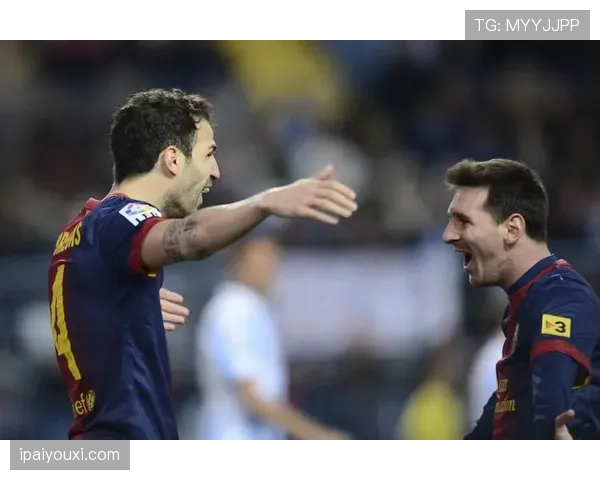 法布雷加斯与蒂亚戈如何通过分散传球构建中场组织体系